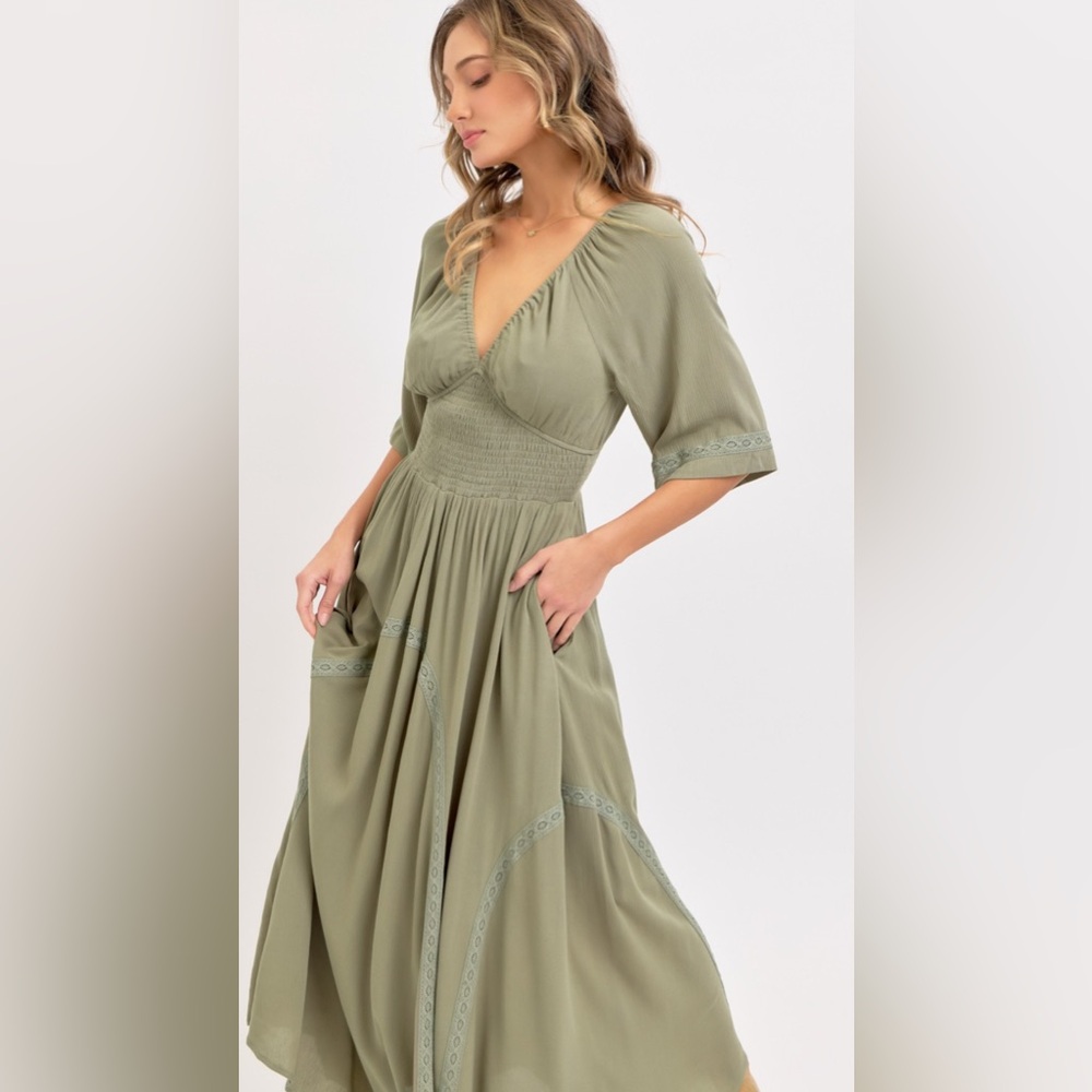 NWT BOUTIQUE_ Romantic flowy maxi dress women’s - Picture 5 of 7